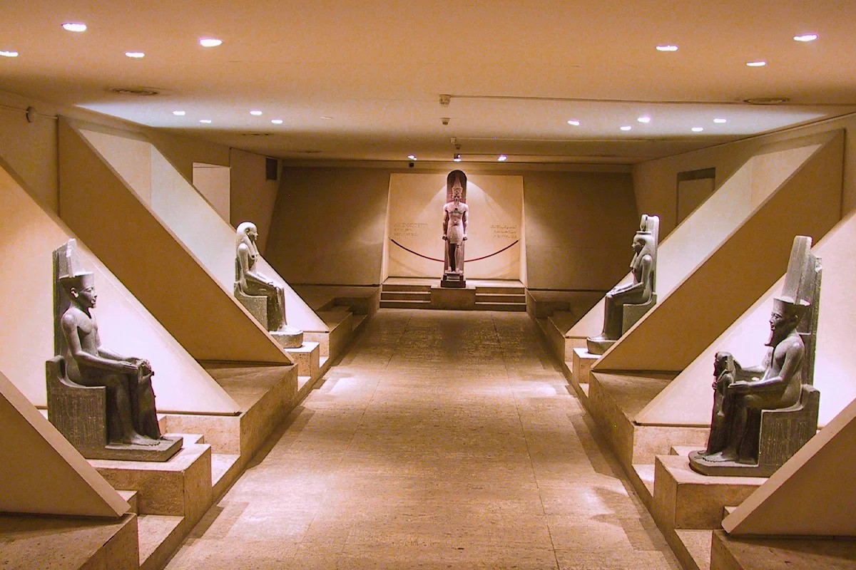 Tour to Luxor Museum and Mummification Museum