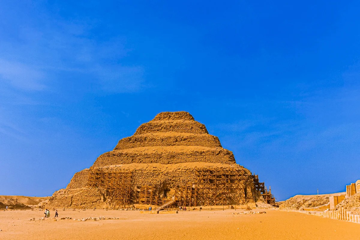 Day Tour to Giza Pyramids and Sakkara